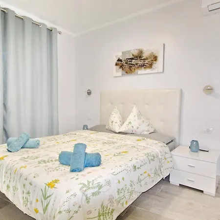 Апартаменты Modern In Complex With Pool In