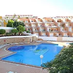 Modern In Complex With Pool In * أذيخي