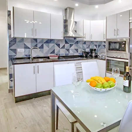 Modern In Complex With Pool In דירה אדחה