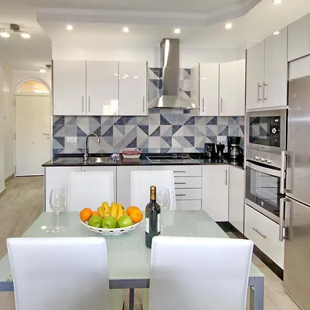 Modern In Complex With Pool In דירה אדחה