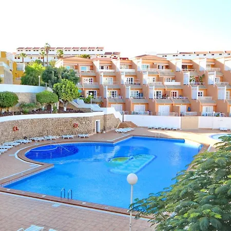Modern In Complex With Pool In דירה *